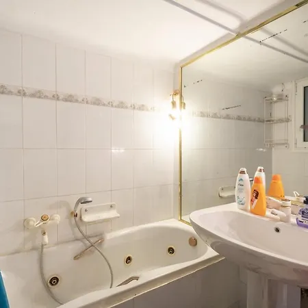 Kato Patisia Train St. 2 Bedrms 3 Pers. Apartment